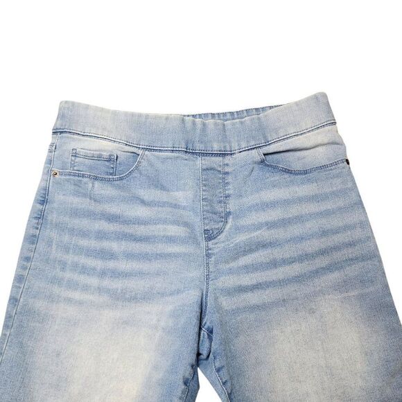 DKNY Jeans Distressed Light Wash Stretch Waist Jean Shorts Womens Size M Blue - Picture 3 of 6
